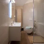 7 Bedroom Secluded Close To Prague