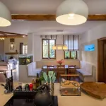 7 Bedroom Secluded Close To Prague * Říčany