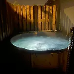 7 Bedroom Secluded Close To Prague 빌라