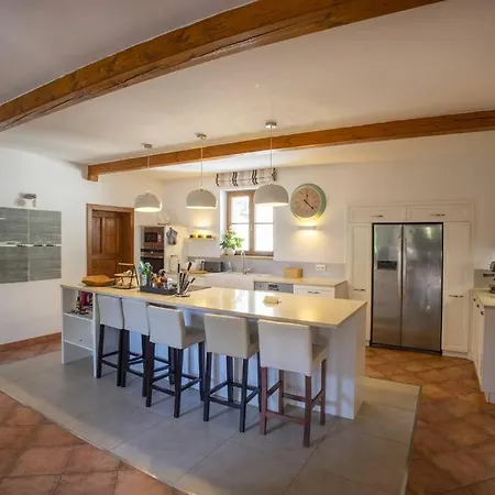 וילה 7 Bedroom Secluded Close To Prague Říčany