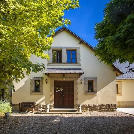 7 Bedroom Secluded Close To Prague * Říčany