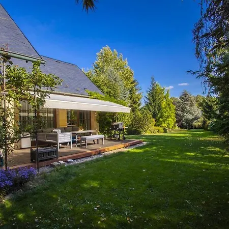 7 Bedroom Secluded Close To Prague וילה Říčany