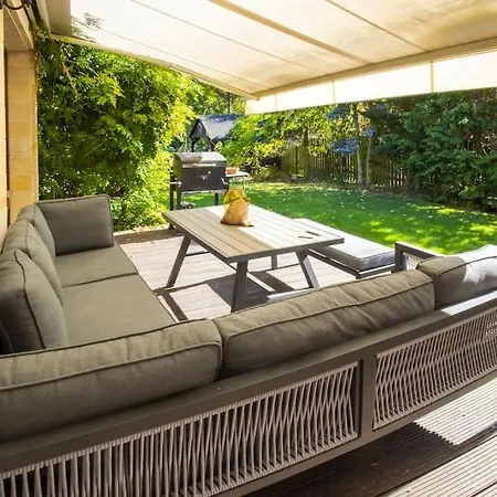 7 Bedroom Secluded Close To Prague *