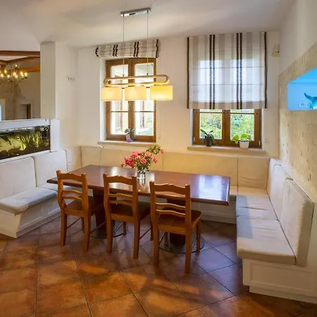 Villa 7 Bedroom Secluded Close To Prague Říčany