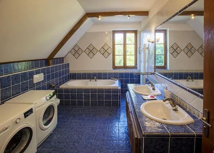 7 Bedroom Secluded Close To Prague Villa Říčany