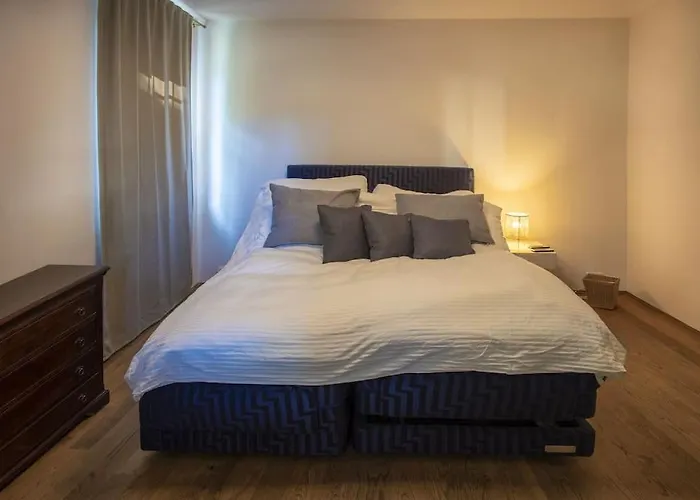 7 Bedroom Secluded Close To Prague Říčany